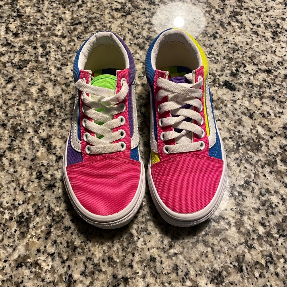 Colorful Vans - Picture 3 of 7